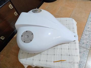 Serbatoio 16 litri in VTR per Honda Shadow VT 600