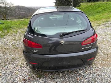 Alfa Romeo 147, 5 porte 1.6 105CV 176000 km
