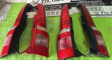 Stop posteriori, coppia destra e sinistra per Pand