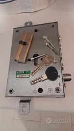 serratura MOTTURA  porta blindata