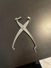 Denocciolatore per olive, ciliegie