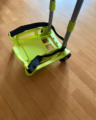 Carrello con rotelle per zaino di scuola