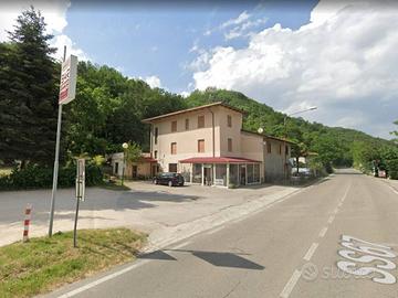 Casa indipendente di 298 m² con più di 5 locali a 