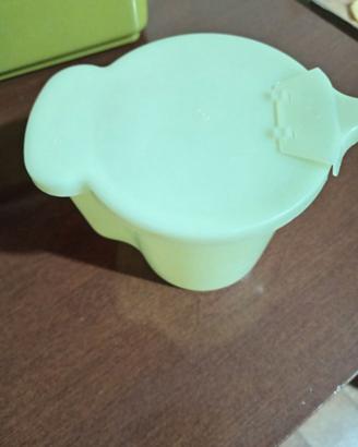 Vintage Tupperware brik