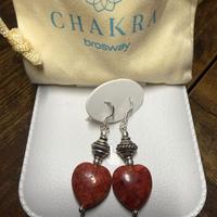 Orecchini da donna in argento con pendente in piet