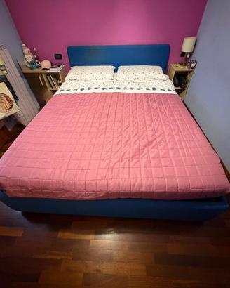 Camera con letto matrimoniale per ragazzi grandi