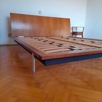 Letto, rete e comodini Molteni