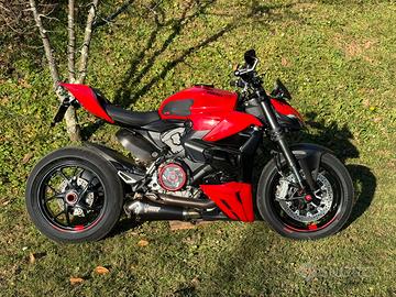 Ducati Streetfighter V2 - full optional