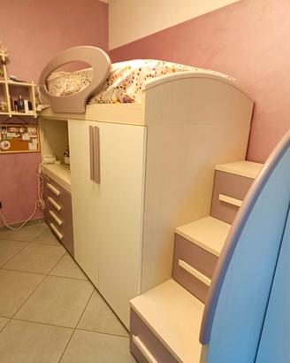 Letto a soppalco con scrivania, cassetti e armadio