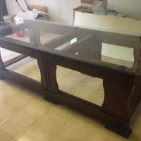 Tavolo in legno di noce