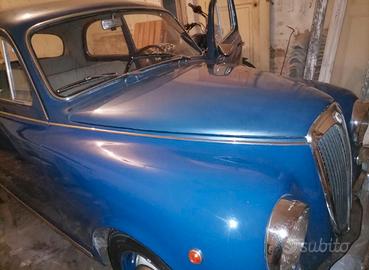 Auto d’epoca Lancia Appia II serie blu