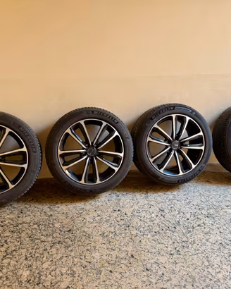 Cerchi in lega Mak con gomme invernali