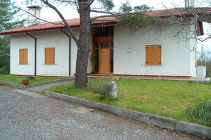 Villa / Casa con Terreno in Udine