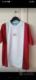 T shirt Nike.