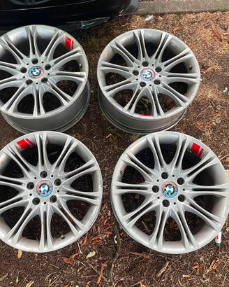 quattro cerchi in lega 18 e 2 gomme invernali bmw