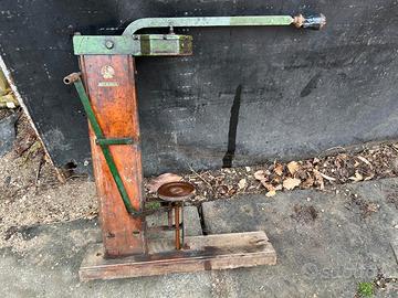 tappatrice per bottiglie Bertolaso epoca