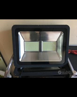 Faro a led