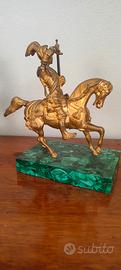 Statua in bronzo cavaliere a cavallo