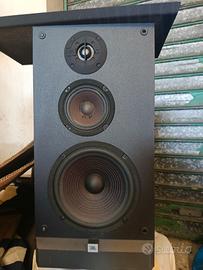 casse acustiche stereo JBL diffusori 