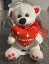 Peluche orsacchiotta con cuore