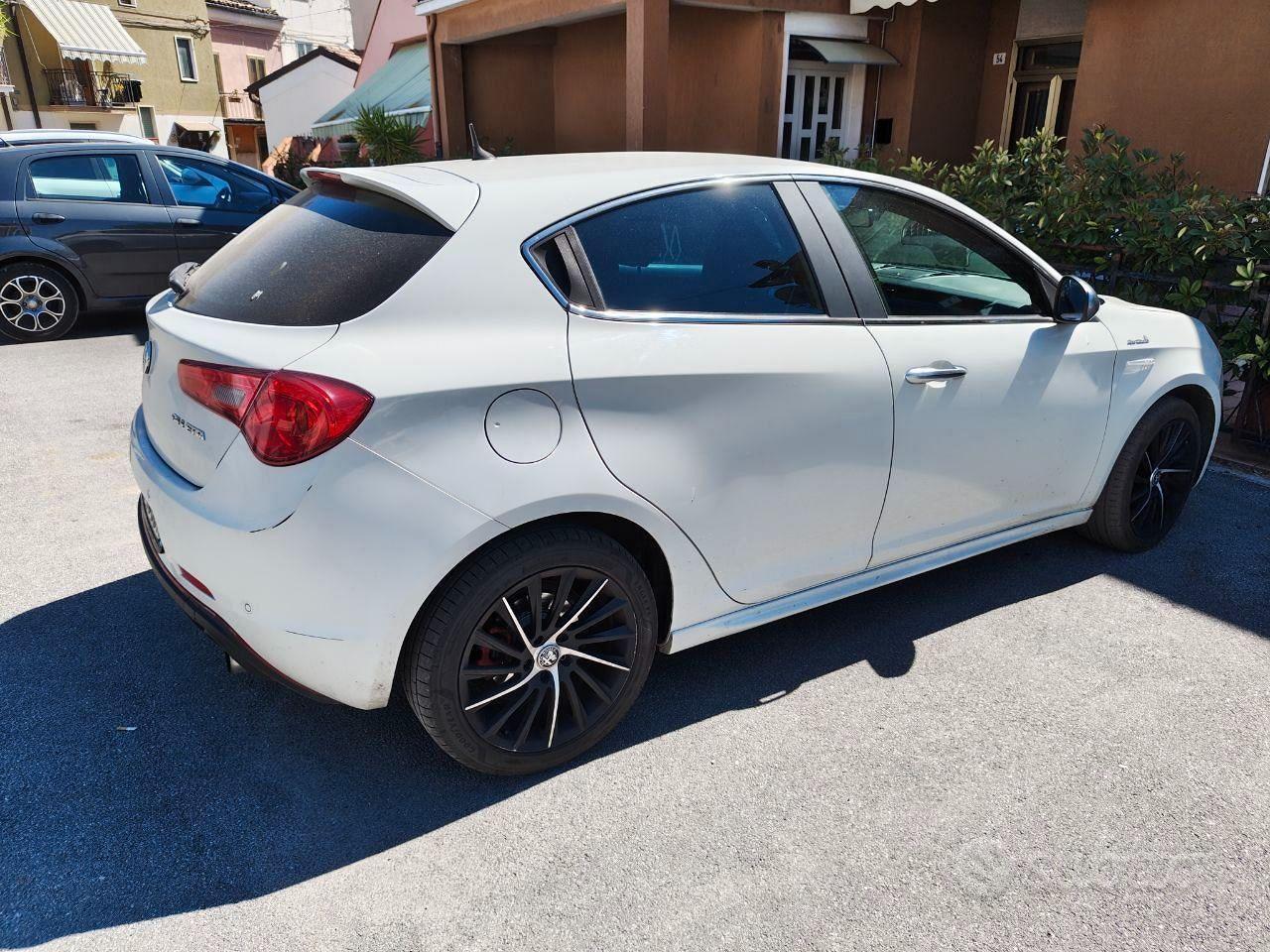 Alfa Romeo Giulietta 2014 photo 3