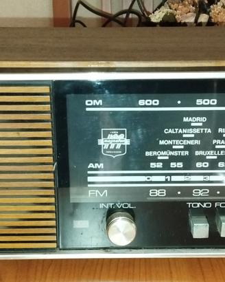 Radio Magnafon modello Derby