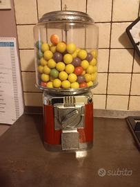 Distributore di caramelle vintage 