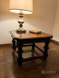 Tavolino d'Arredo in Noce Massiccio 65x65x44