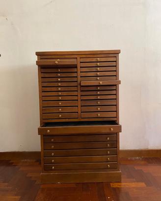 Cassettiera da collezionista (Medagliere)