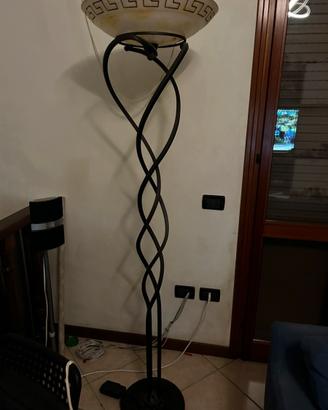 Lampada a piantana e lampadario