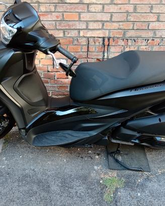 Piaggio beverly 300 hpe deep black