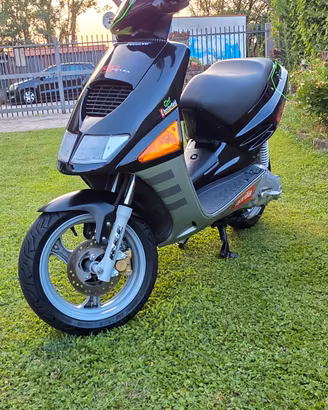 Aprilia sr replica max biaggi 1996