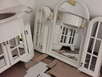 Mobiletto bagno per lavabo e specchiera