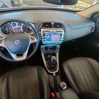 autoradio nav e Blue e me lancia delta 