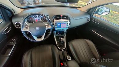 autoradio nav e Blue e me lancia delta 