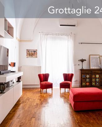 Soluzione indipendente con ampie terrazze e box