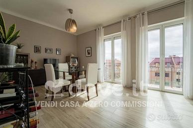 Appartamento di 160 m² con 5 locali e posto auto a