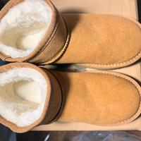 UGG AUSTRALIA