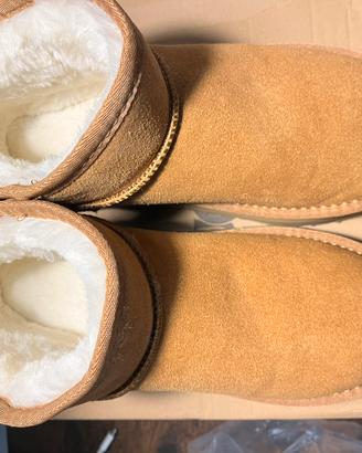 UGG AUSTRALIA