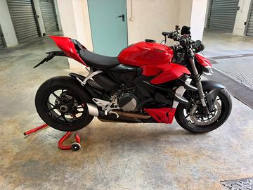 Ducati Streetfighter V2