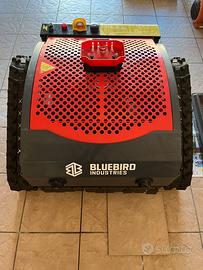Robot trinciaerba radiocomandato ibrido Bluebird
