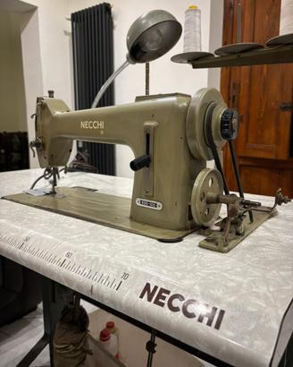 Macchina da cucire Necchi 600/100