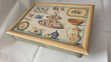 vassoio da letto con cuscino 