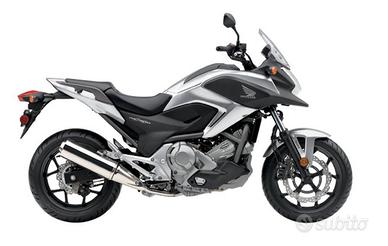 Motociclo Honda nc700x cambio DCT patente A2