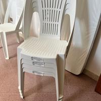 8  sedie in plastica