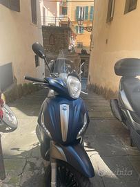 Beverly 300s