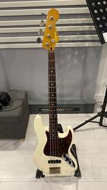 Jazz bass Squier