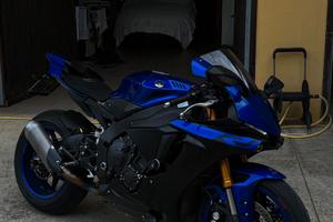 Yamaha R1 2019