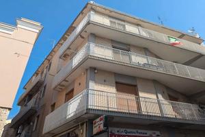 Trilocale in Via Francesco Crispi, 3