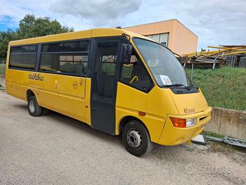 Scuolabus iveco 65c15